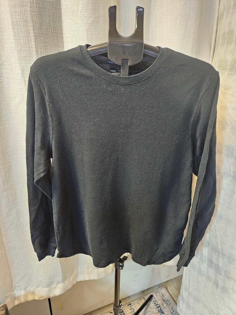 Bundle of 2 Men's Levi's Waffle Knit Long Sleeve Crewneck Size L Blue, Gray